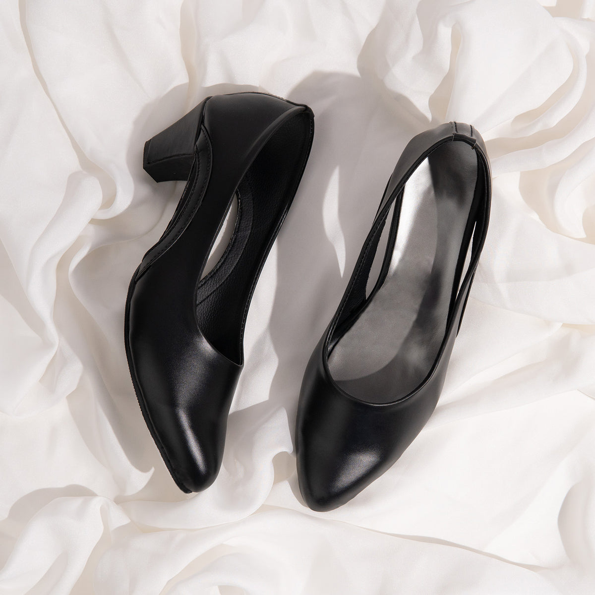 Side Cut Court Shoes EL-143